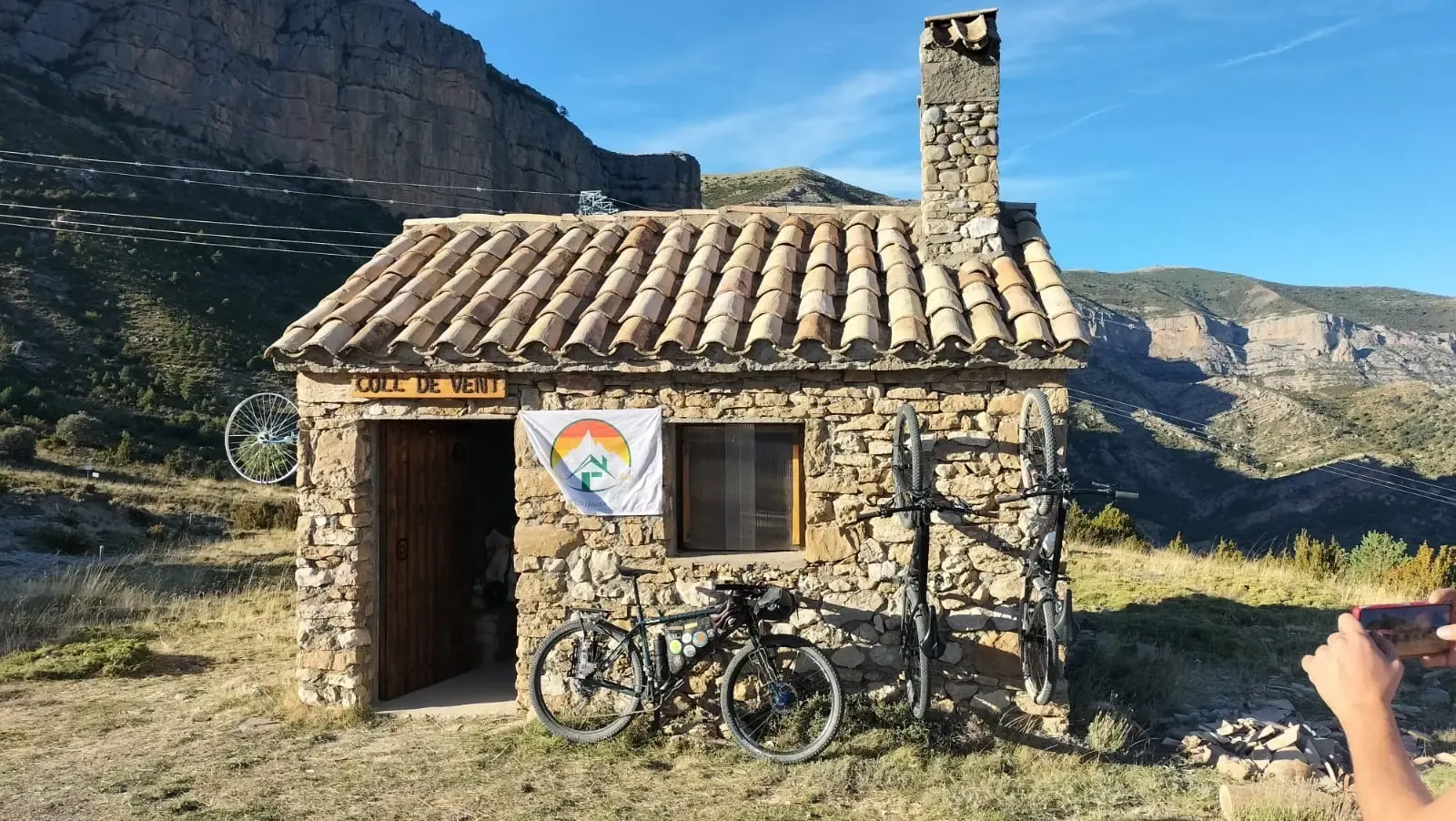 Vista exterior del Refugio Coll de Vent