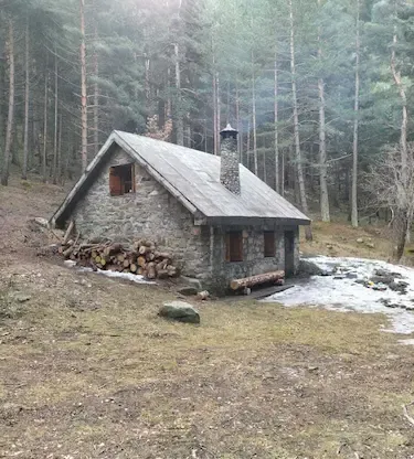 Vista exterior del Refugio Es Plans