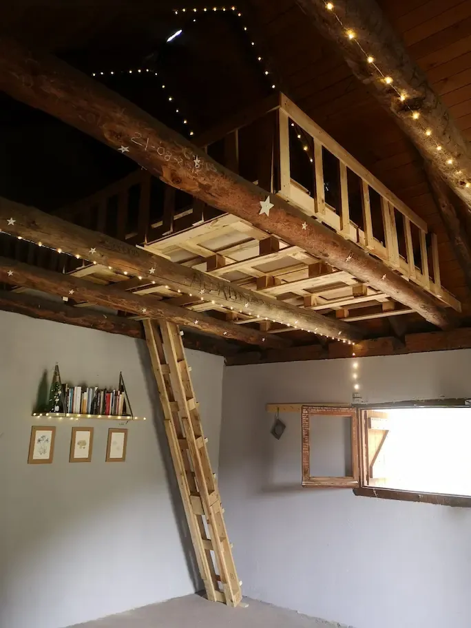 Altillo para dormir del Refugio Lavasar